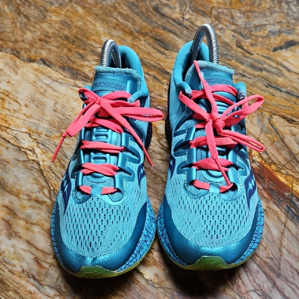 SAUCONY Everun Women's Blue Running Shoes - 8.5